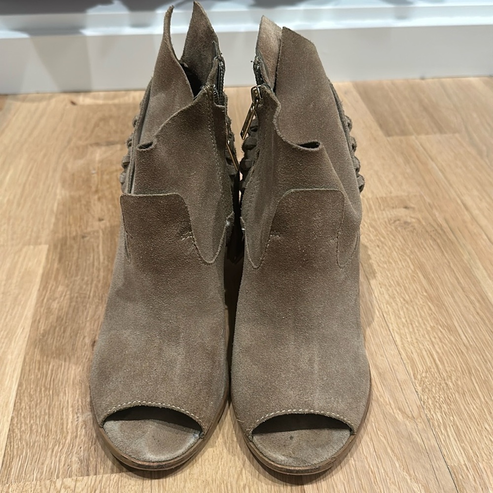 Marc Fischer Suede Leather Tan Ankle Open Toe Boots w/Fringes 7M